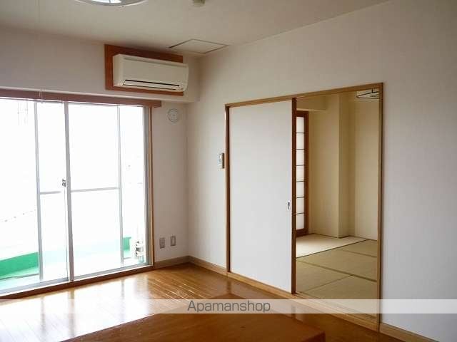 CLIE HIRATAの内装写真