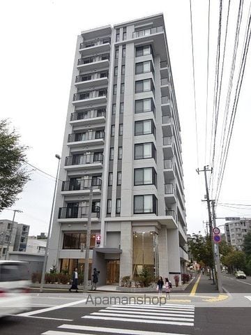 クリオ円山鳥居前の外観写真
