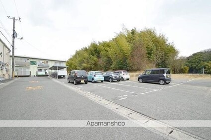 グリーンヒルズＦ棟[1K/27.08m2]の駐車場2