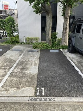 カスタリア目黒鷹番[1R/31.4m2]の駐車場2