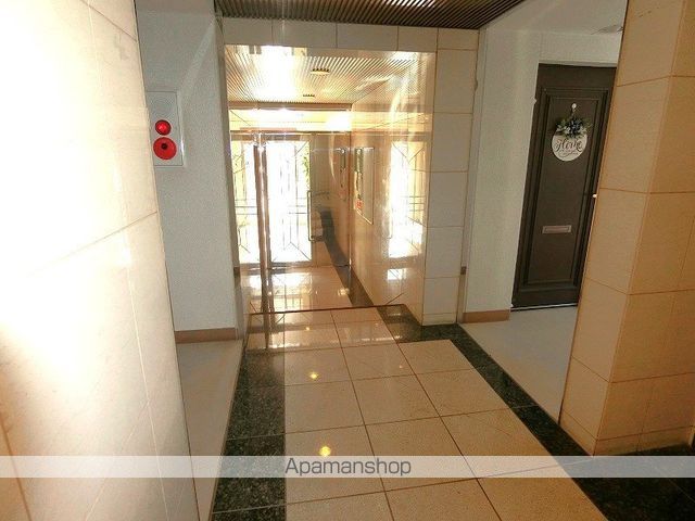 セルジュYS東園田の玄関写真