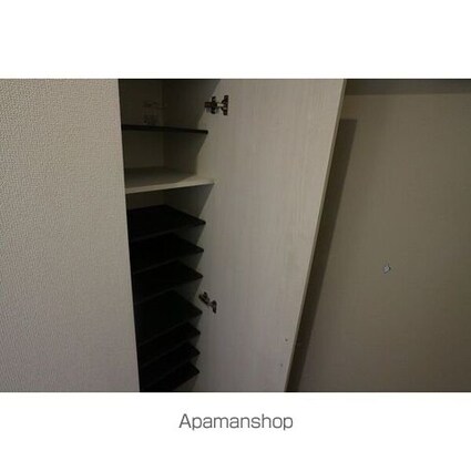 ＲＥＧＡＬＥＳＴ堀田[2LDK/41.29m2]の玄関