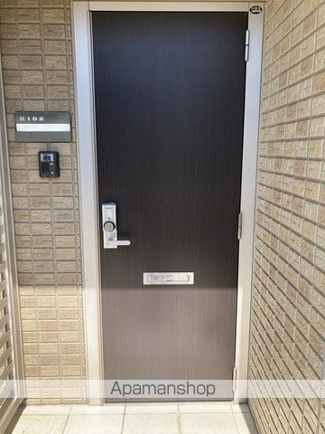 クリプトン Bの玄関写真