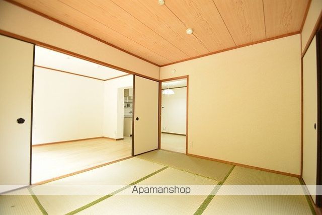 エンプロイ藤利の内装写真