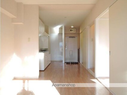 東京都世田谷区駒沢２丁目[1LDK/39.93m2]のリビング・居間3