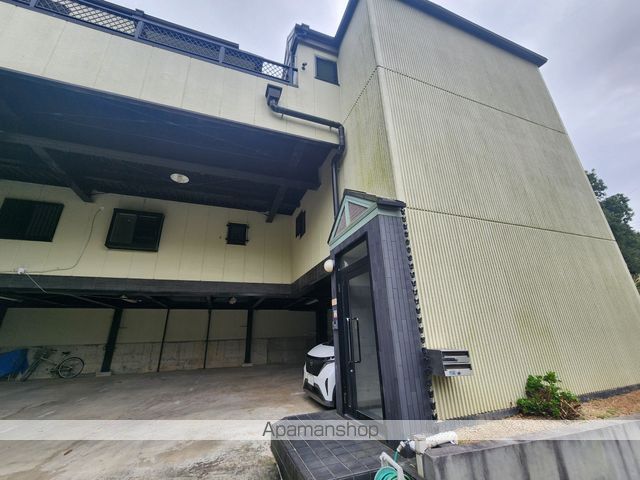 神出町東ハイツの外観写真