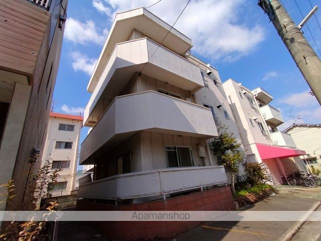 三上マンションの外観写真