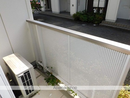 メゾンアイリス[1LDK/47.01m2]のエントランス