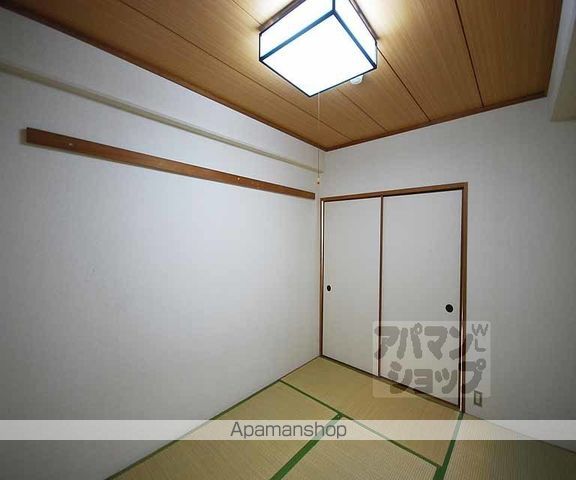 グランレブリー御所東IIの内装写真