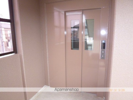 富士ロイヤルアベニュー[2LDK/60.4m2]の共用部1
