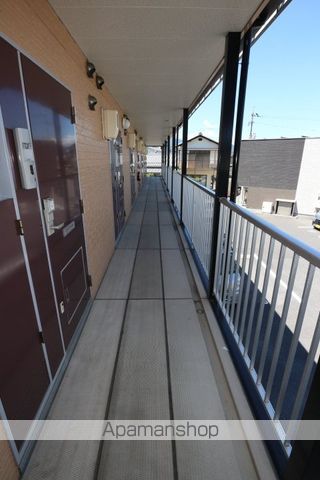 レオパレスソレーユ若葉の玄関写真