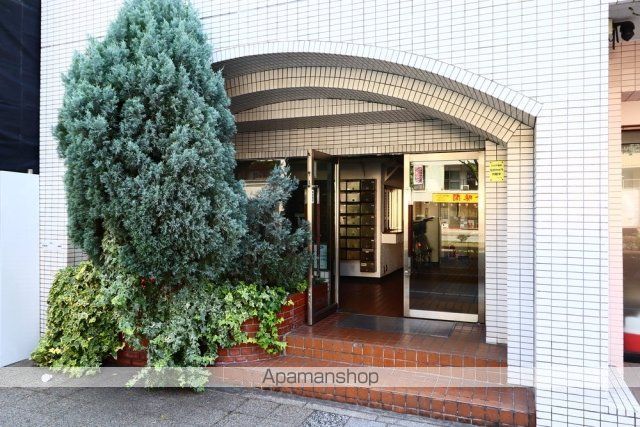 スカイコート川崎第2の玄関写真