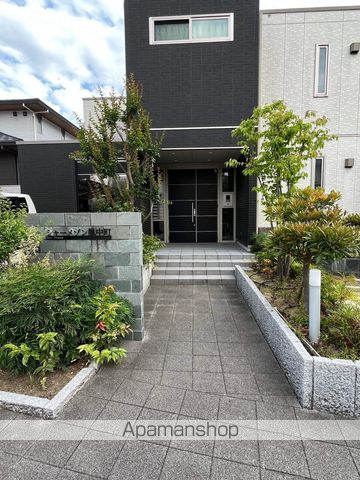 シャーメゾン鳳中町の外観写真