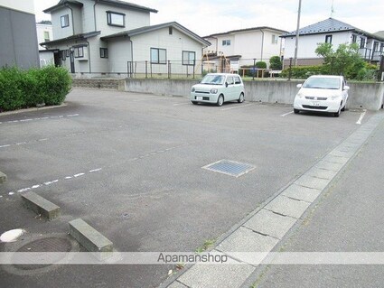 ポラリス[2K/43m2]の駐車場