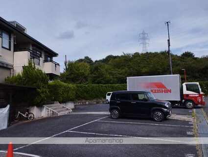 滋賀県湖南市菩提寺[2K/38m2]の駐車場
