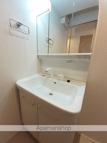 エクイティIIIの内装写真