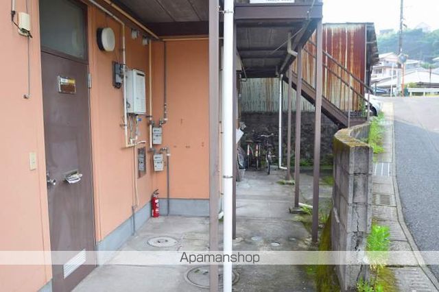 岩下アパートの玄関写真