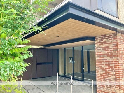 ルフォン横浜根岸[3LDK/72.04m2]のエントランス