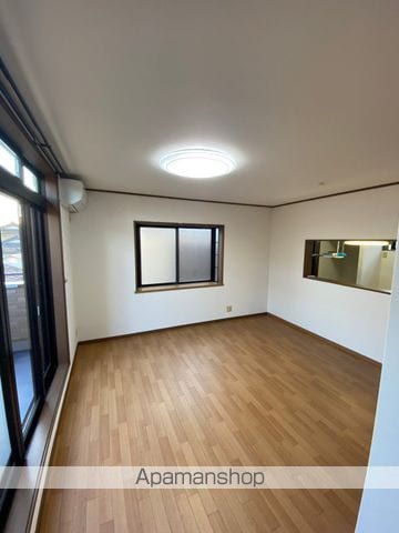厚木市 3階建 築26年の内装写真
