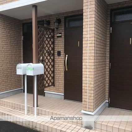 ジャルダンドゥトゥルーヌスゥル[2LDK/49.89m2]のエントランス