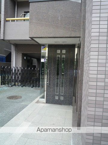ラウム武蔵中原 A棟の玄関写真