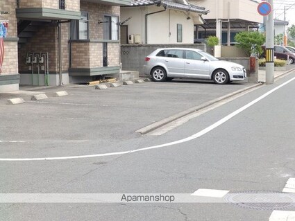 ウィルモア川口[2LDK/53.72m2]の駐車場