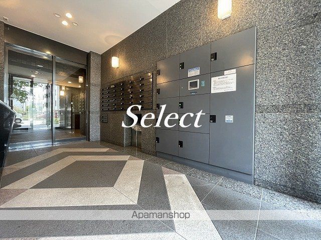 ルーブル横濱反町の玄関写真