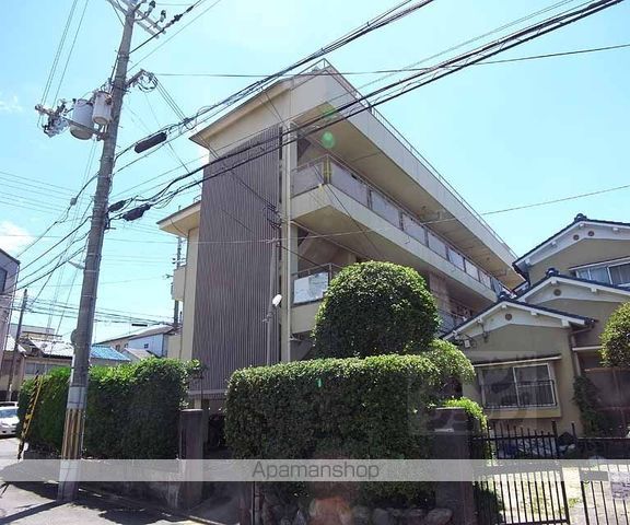 マンションカンザツの外観写真