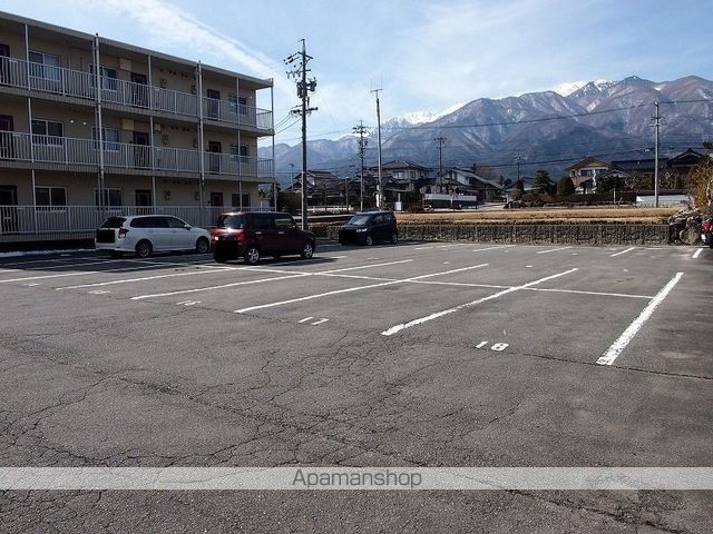 マンションキーウエストIの玄関写真