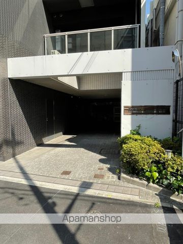 レジディア市谷薬王寺の玄関写真