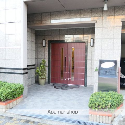 クラウンハイム瑞光フラワーコートの玄関写真