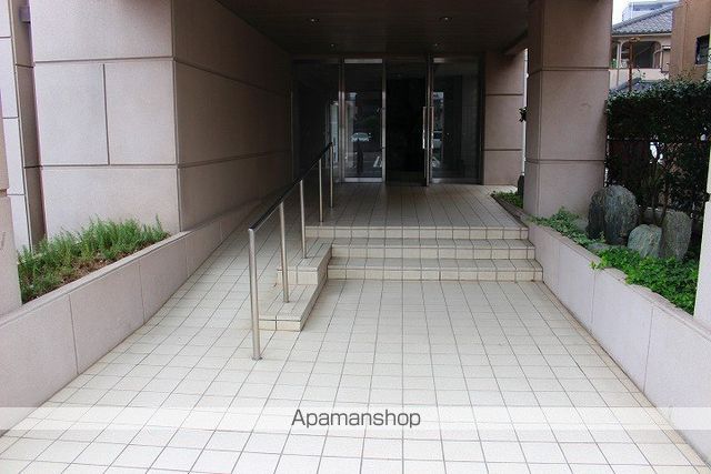 アベニュー高麗の玄関写真