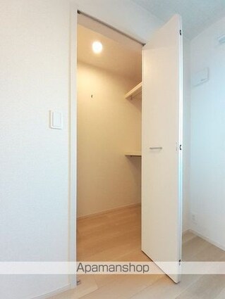 メゾン　ド　コルヌイエ　Ⅳ[1LDK/50.05m2]の収納