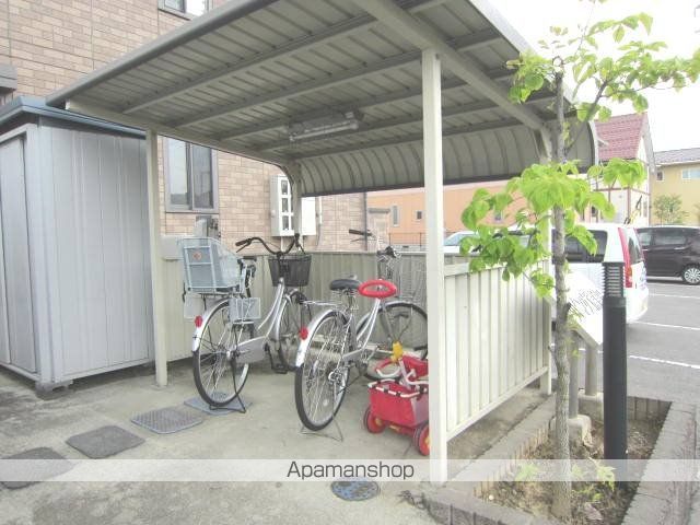 リビング瀬原田の外観写真