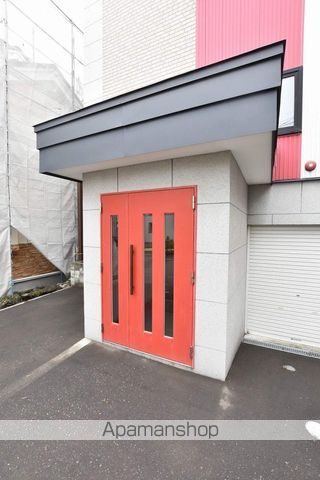 リースクエア発寒の玄関写真