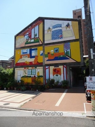 新堀ハイツ２[1R/17.82m2]の駐車場