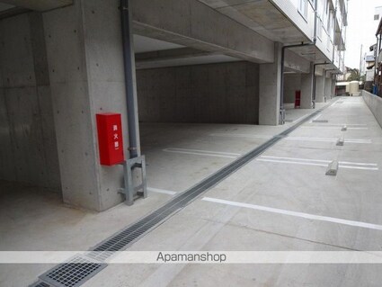 ドリームハウスしののめ[1R/48.82m2]の駐車場3