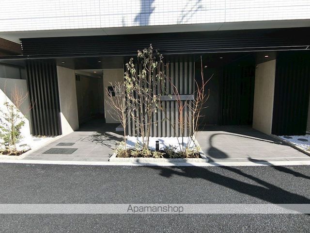 ラクラス浅草の玄関写真