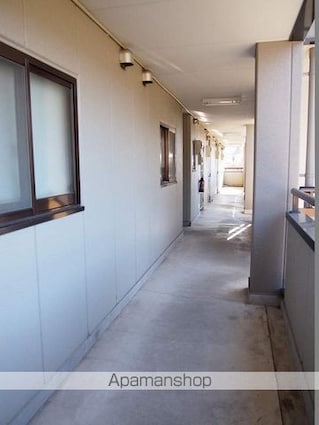 ウェスト・ヒルズ[1LDK/52.8m2]のエントランス