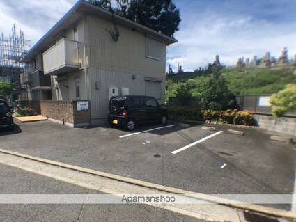 和歌山県和歌山市今福２丁目[1LDK/42.14m2]の駐車場2