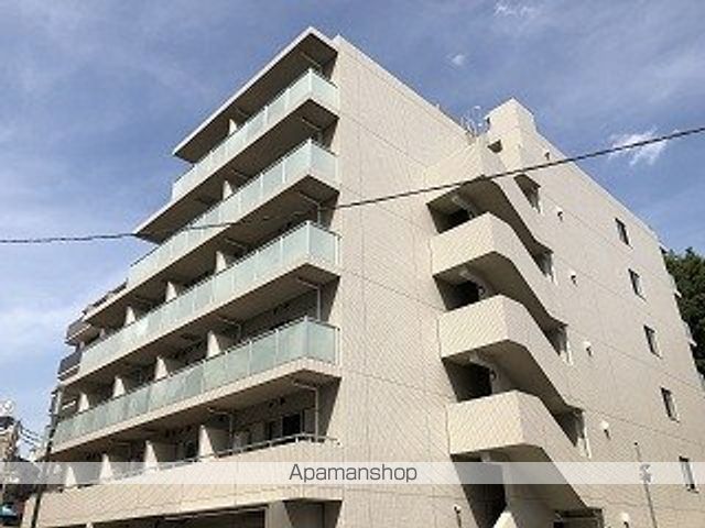 【新宿区新宿のマンションの外観2】