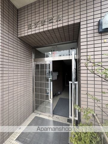 あずまビルの玄関写真