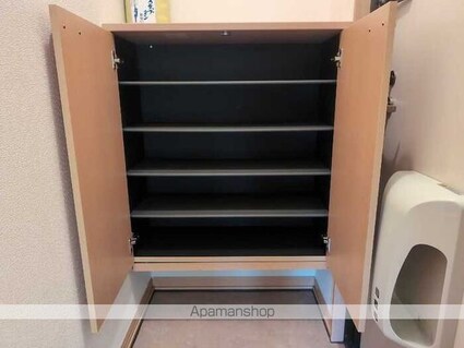 フォレスタ等々力[1LDK/41.92m2]の玄関1