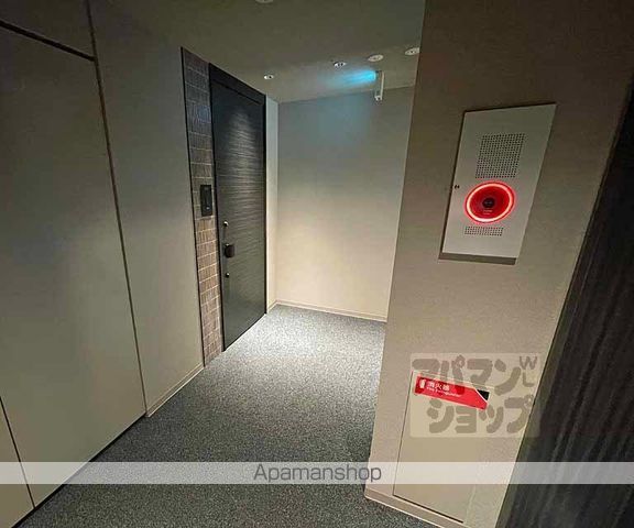 フロンテージ堺町御門の玄関写真