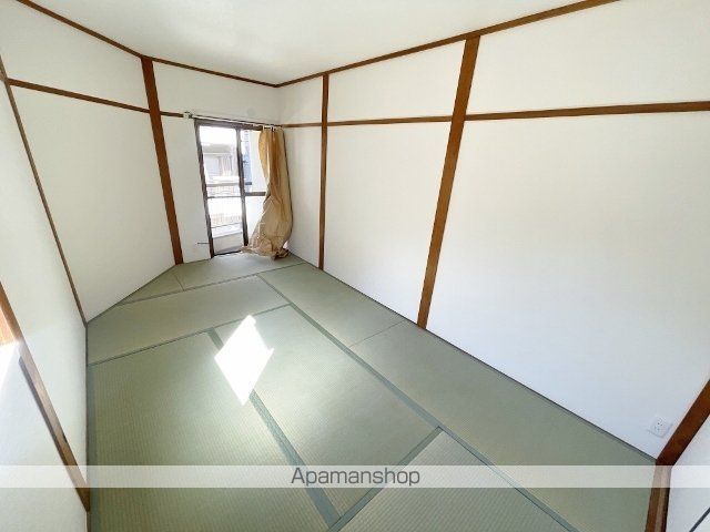 大池町連棟貸家の内装写真