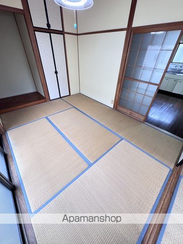栫井貸家の内装写真