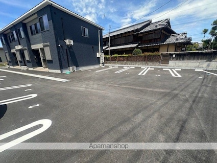 滋賀県東近江市五個荘石塚町[1LDK/42.01m2]の駐車場