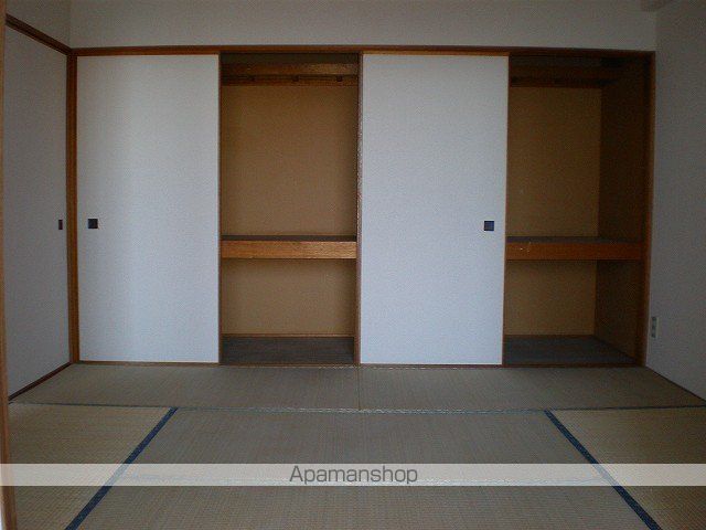 コスモロイヤル東苗穂A棟の内装写真