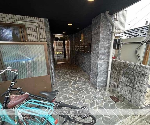 サンシャイン西院の玄関写真