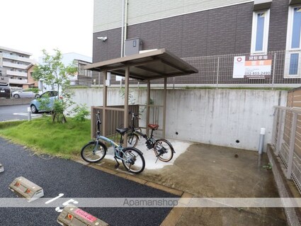 グランドール　千種[1R/28.73m2]の駐車場1